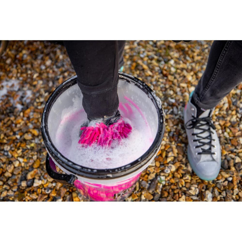 MUC-OFF DIRT BUCKET KIT