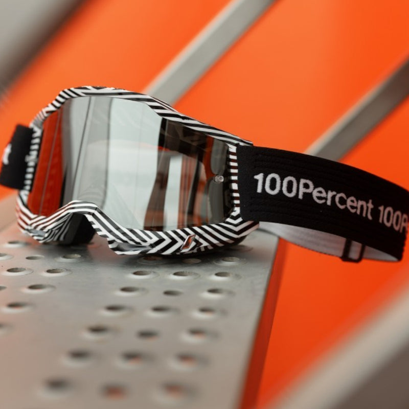 100% ACCURI 2 SAMBA GOGGLES WITH SILVER MIRROR LENS