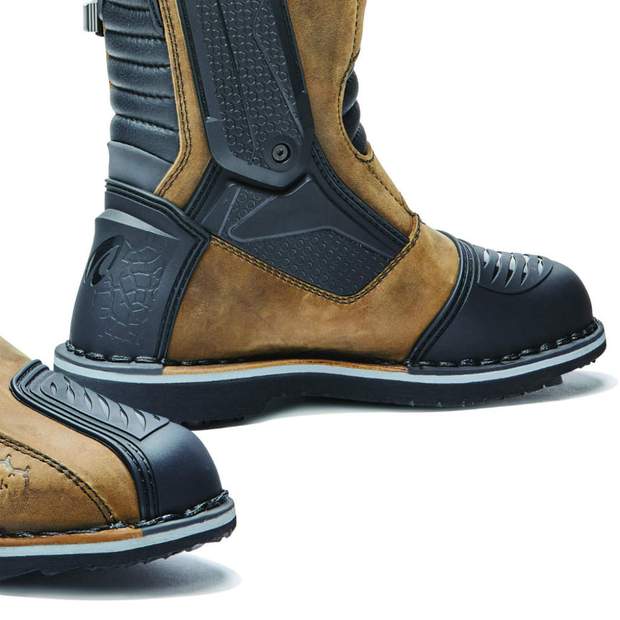 FORMA TERRA EVO LOW BROWN BOOTS